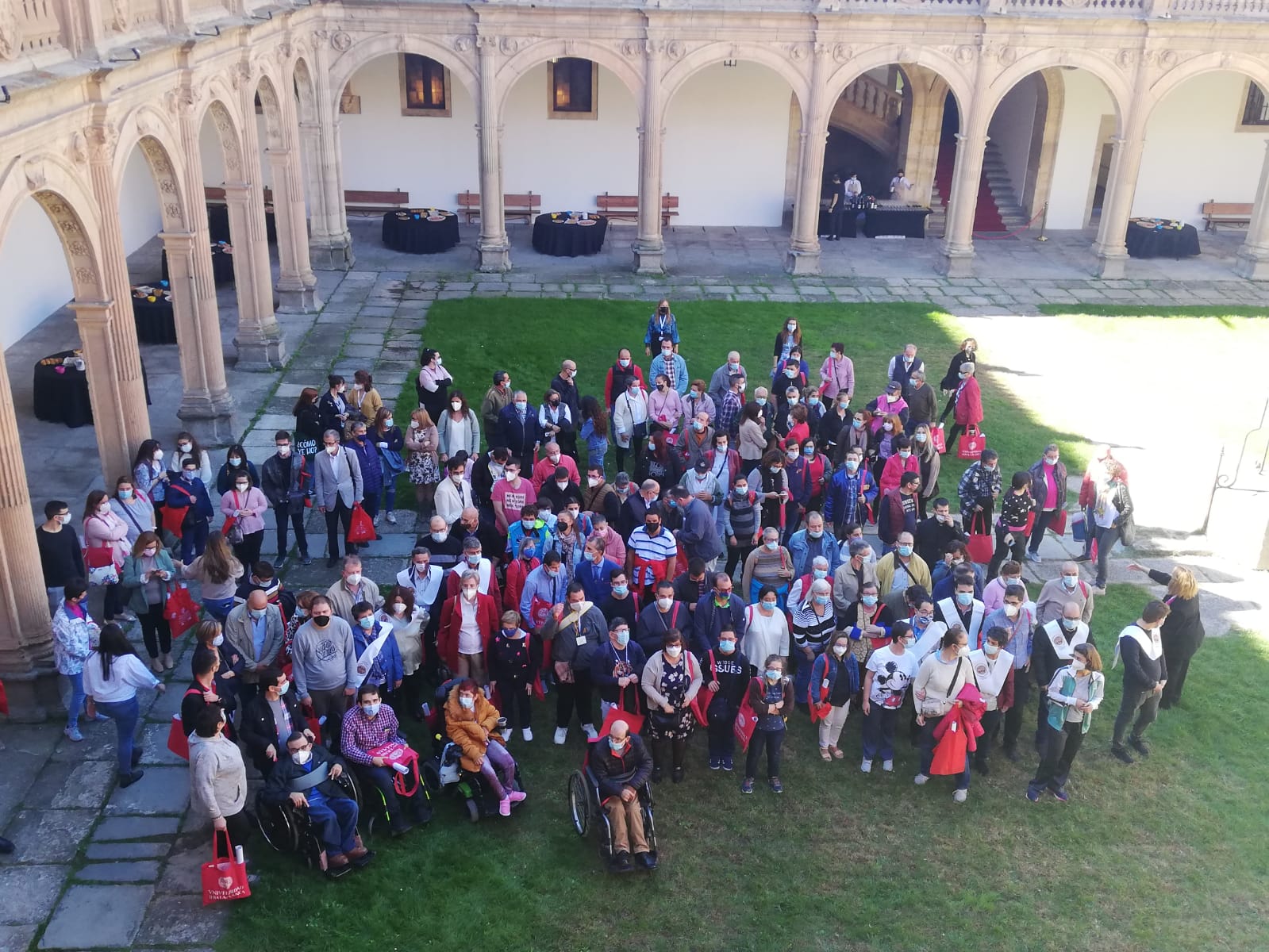 La Universidad de Salamanca celebra el acto de graduación de la primera promoción de alumnos de UniverUsal
