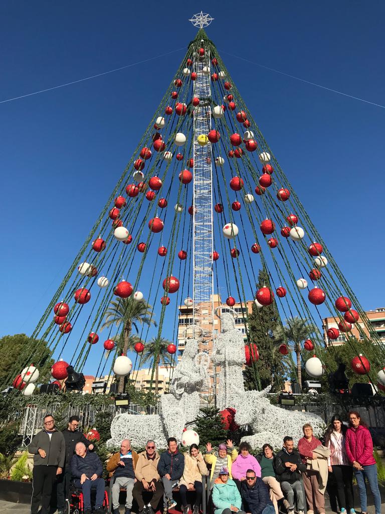 Fundación AFIM visita el gran árbol de Navidad encendido por Carlos Alcaraz