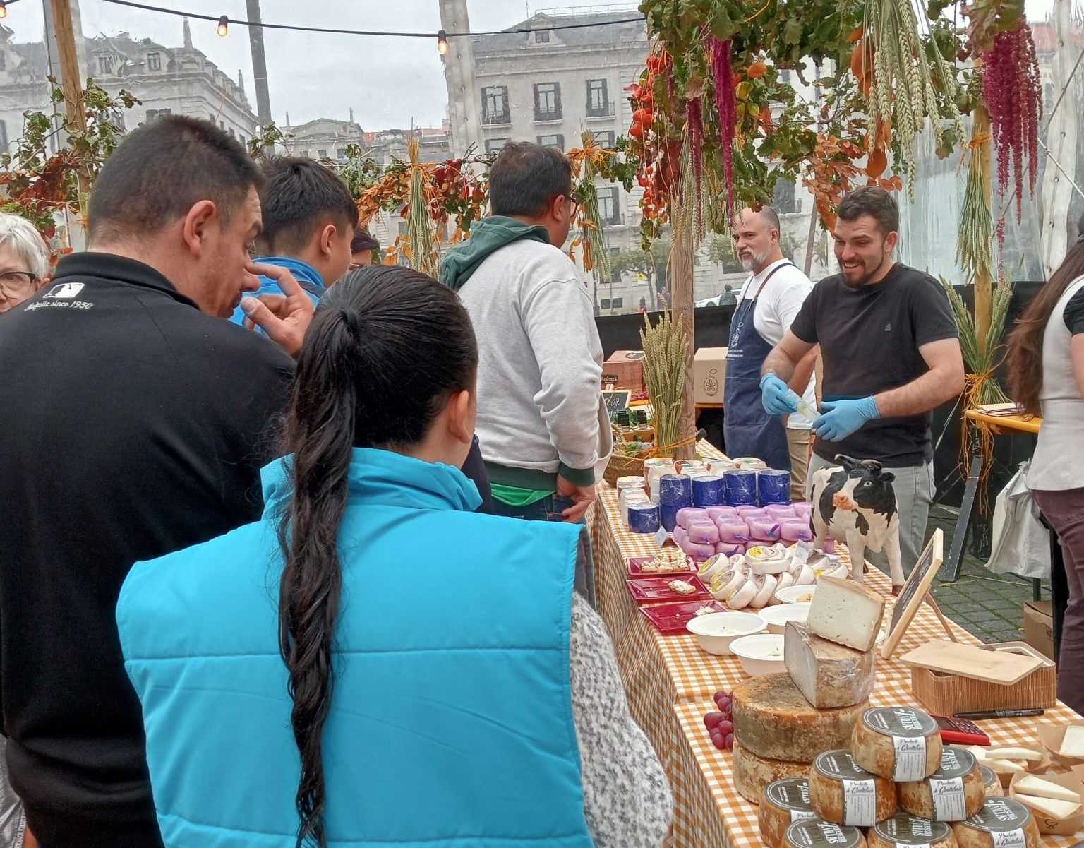  Fundación AFIM Santander disfrutó del Mercado de Productores Tardíu 25